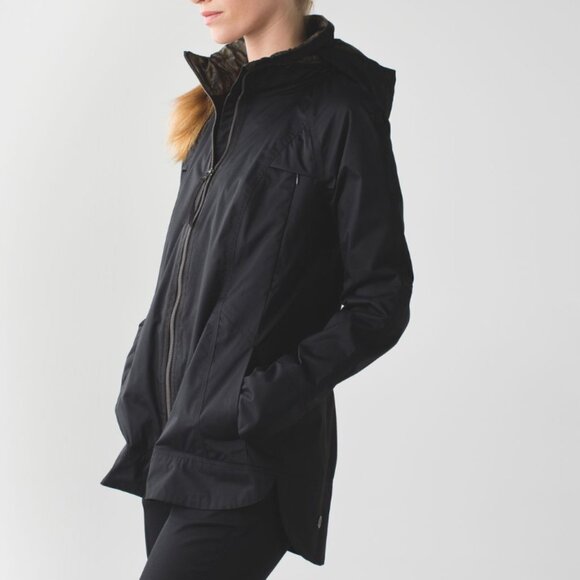 Lululemon Fo Drizzle Jacket, size 10 black - Picture 1 of 6